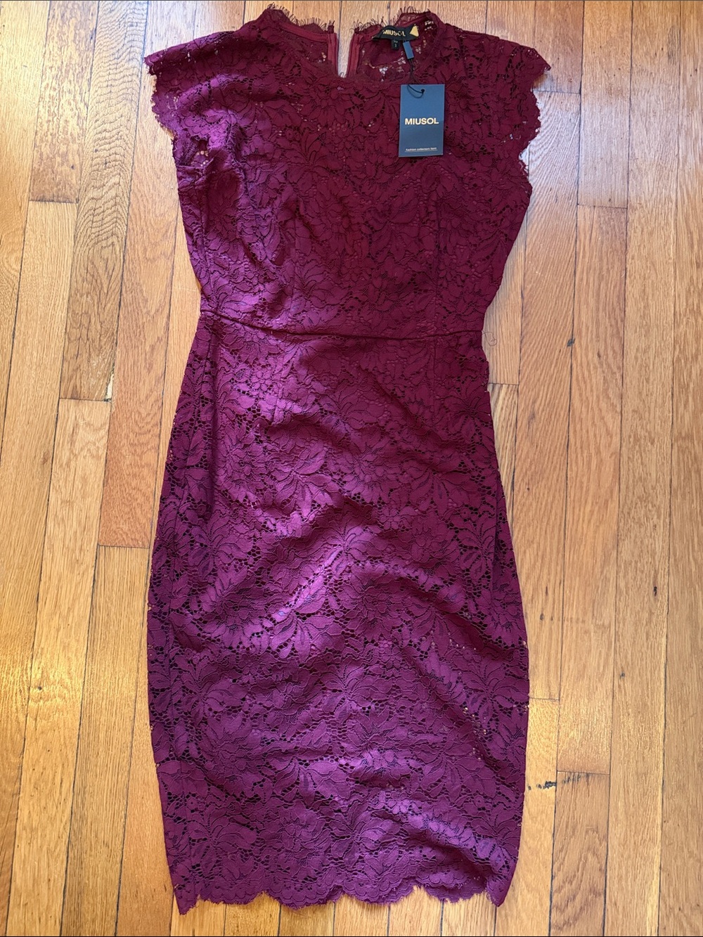 Miusol Floral Lace Bodycon Cocktail Dress — Burgundy/Wine — Size Small — NWT